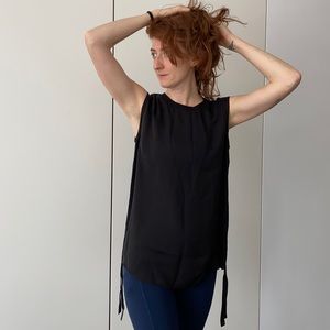 Vince silk shirt with rayon details.